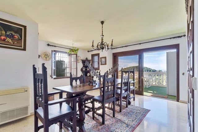 4 soveværelse Villa til salg i Mijas med swimmingpool garage - € 1.399.000 (Ref: 9872610)