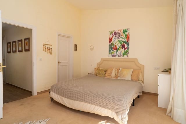 2 soverom Hus til salgs i Nueva Atalaya, Estepona med svømmebasseng garasje - € 460 000 (Ref: 9872612)