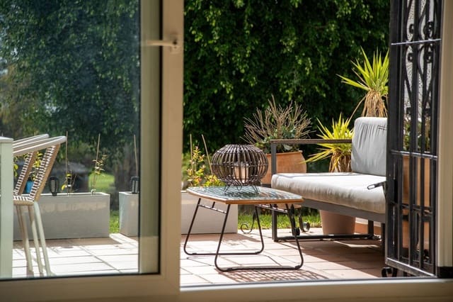 2 soverom Hus til salgs i Nueva Atalaya, Estepona med svømmebasseng garasje - € 460 000 (Ref: 9872612)