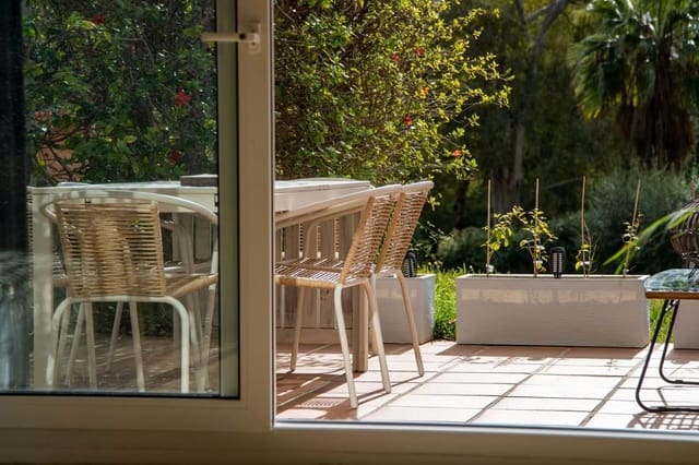 2 soverom Hus til salgs i Nueva Atalaya, Estepona med svømmebasseng garasje - € 460 000 (Ref: 9872612)