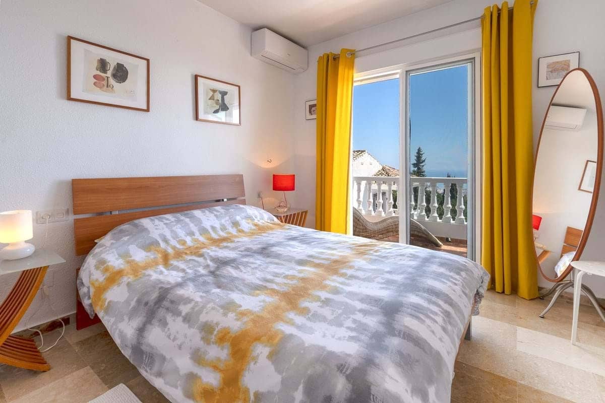 3 bedroom Townhouse for sale in Benalmadena with pool garage - € 495,000 (Ref: 9872615)