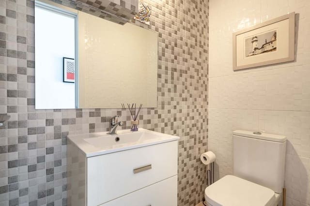 3 soveværelse Byhus til salg i Benalmádena med swimmingpool garage - € 495.000 (Ref: 9872615)