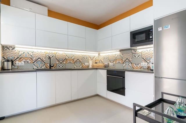 3 soveværelse Byhus til salg i Benalmádena med swimmingpool garage - € 495.000 (Ref: 9872615)