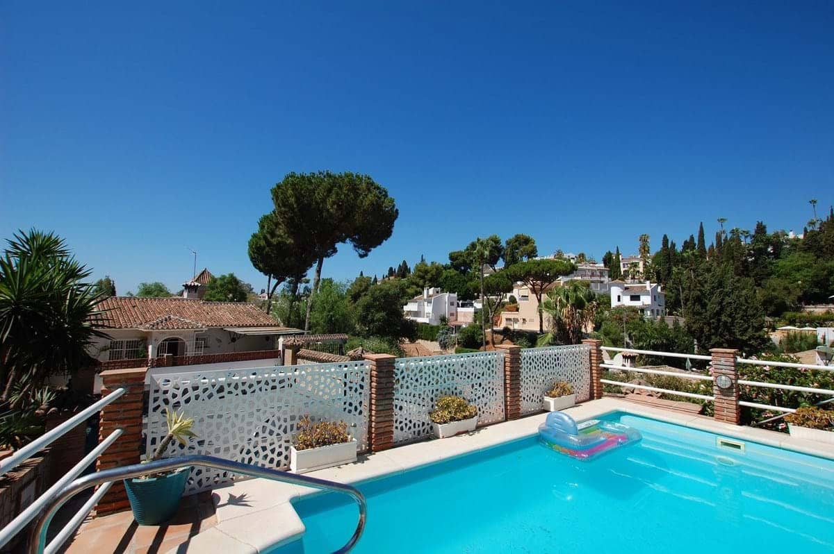 Chalet de 5 habitaciones en Mijas en venta con piscina garaje - 695.000 € (Ref: 9872622)