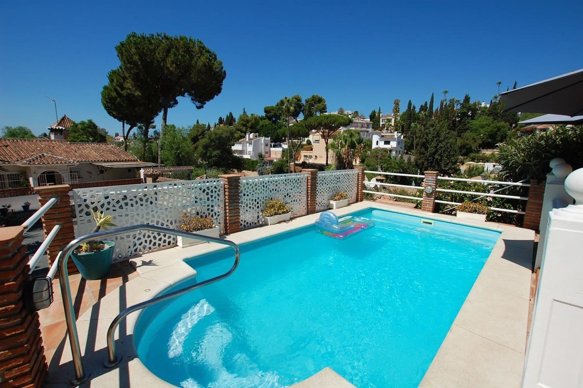 Chalet de 5 habitaciones en Mijas en venta con piscina garaje - 695.000 € (Ref: 9872622)