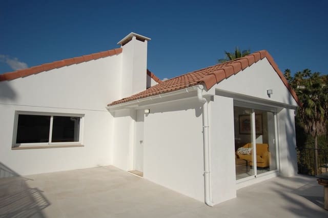 4 soverom Villa til salgs i Mijas med svømmebasseng garasje - € 899 000 (Ref: 9872624)
