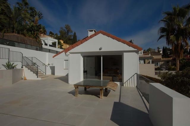 4 soverom Villa til salgs i Mijas med svømmebasseng garasje - € 899 000 (Ref: 9872624)