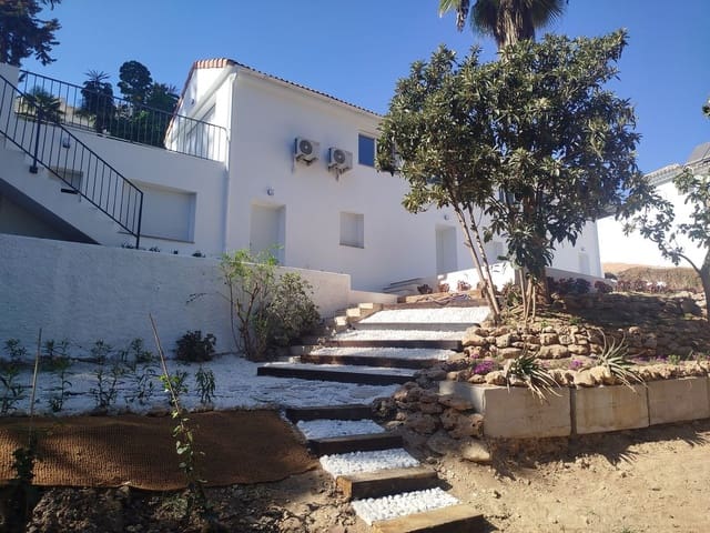 4 soverom Villa til salgs i Mijas med svømmebasseng garasje - € 899 000 (Ref: 9872624)