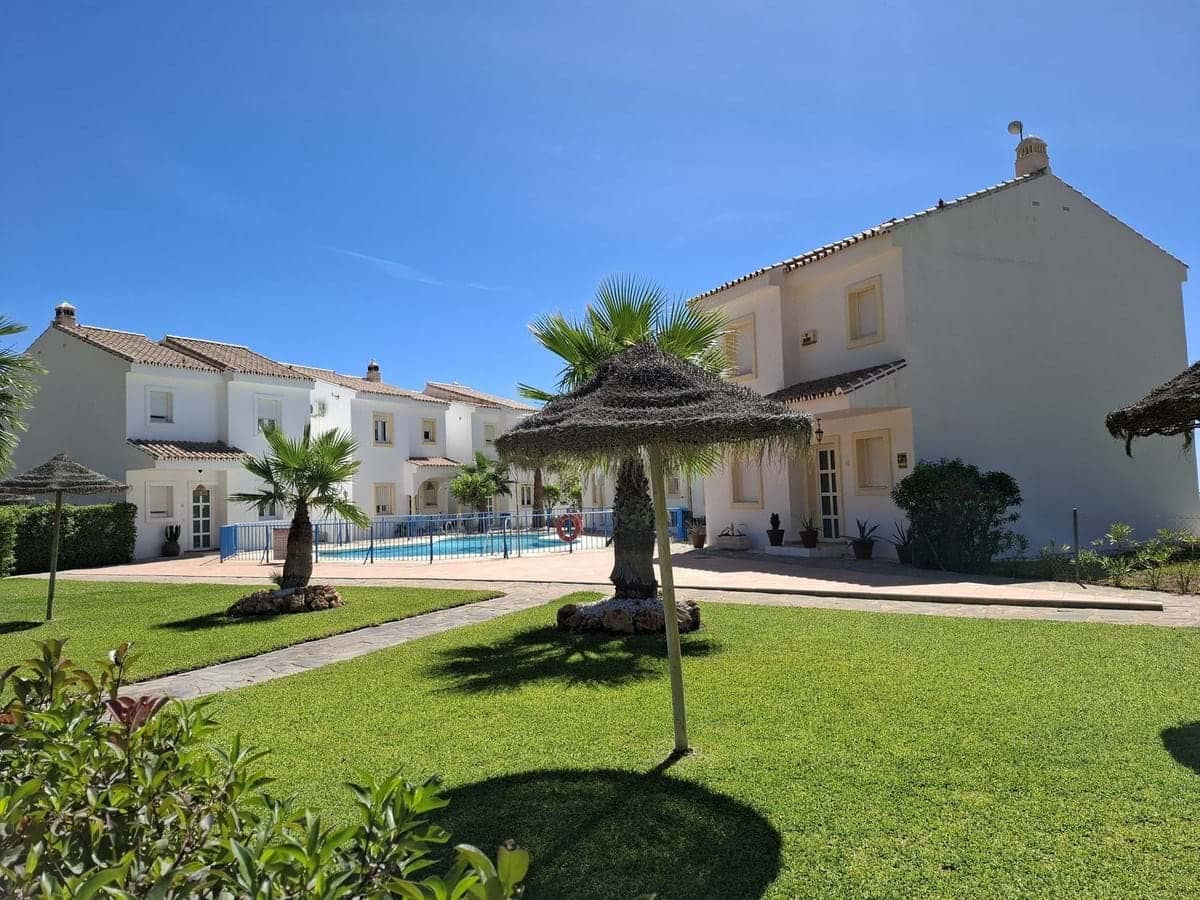 3 sypialnia Dom na sprzedaż w Mijas z basenem garażem - 369 000 € (Ref: 9872625)