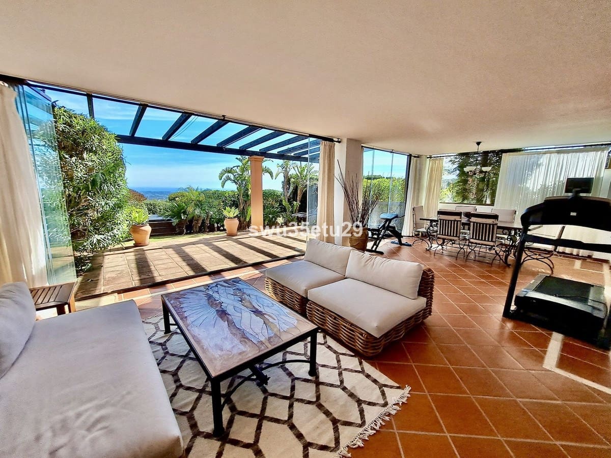 2 soverom Leilighet til salgs i Marbella med svømmebasseng garasje - € 480 000 (Ref: 9872630)