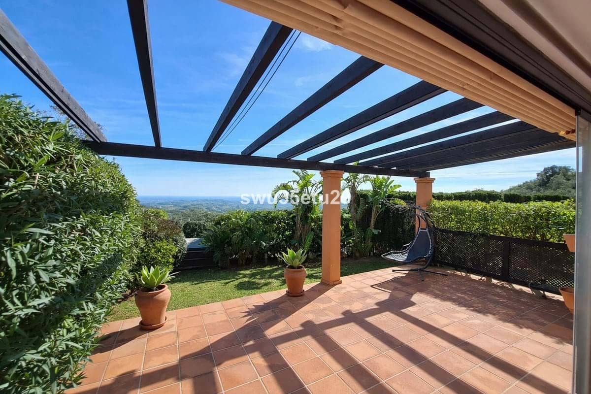 2 soverom Leilighet til salgs i Marbella med svømmebasseng garasje - € 480 000 (Ref: 9872630)