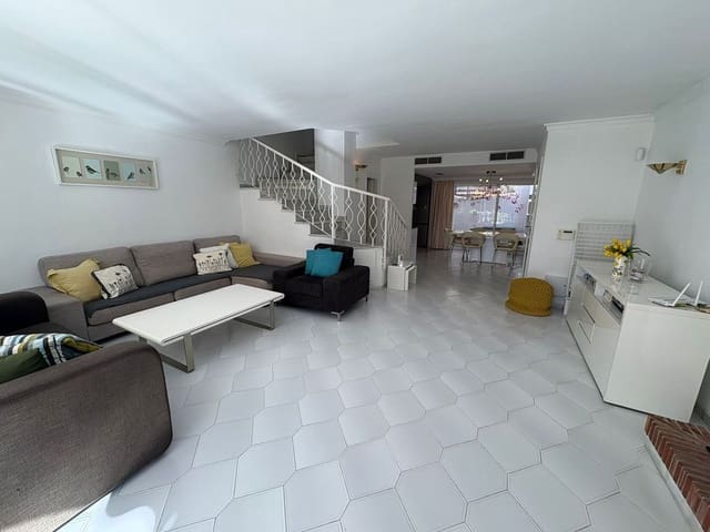 3 soverom Villa til salgs i Mijas med svømmebasseng garasje - € 595 000 (Ref: 9872635)