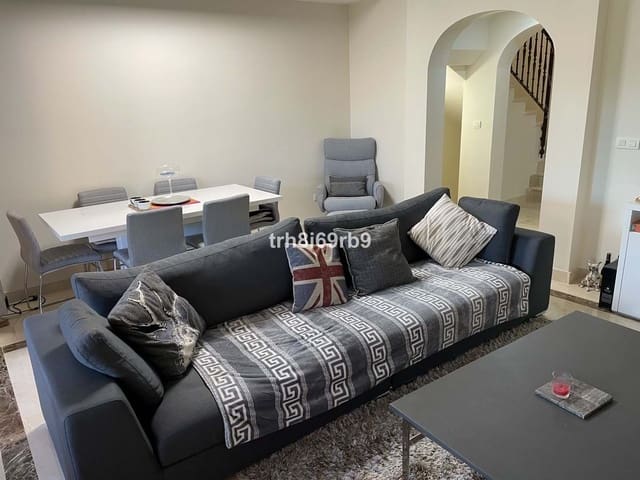 3 sovrum Villa till salu i Estepona med pool garage - 550 000 € (Ref: 9872637)