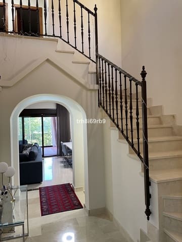3 sovrum Villa till salu i Estepona med pool garage - 550 000 € (Ref: 9872637)