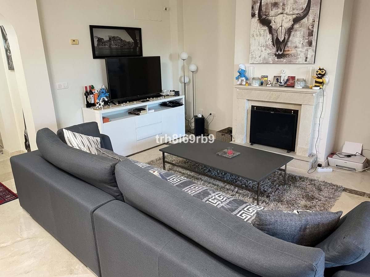 3 sovrum Villa till salu i Estepona med pool garage - 550 000 € (Ref: 9872637)