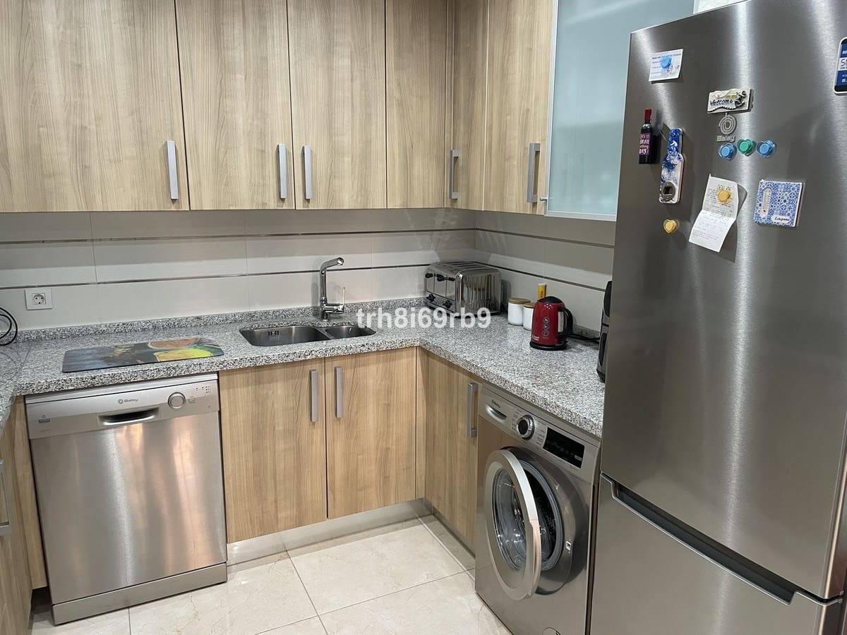 3 sovrum Villa till salu i Estepona med pool garage - 550 000 € (Ref: 9872637)