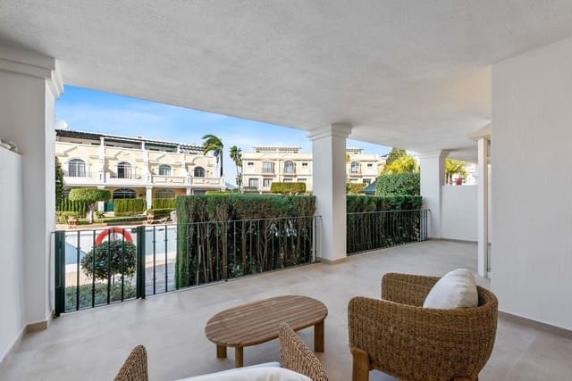 3 sypialnia Apartament na sprzedaż w Marbella z basenem garażem - 699 000 € (Ref: 9872638)