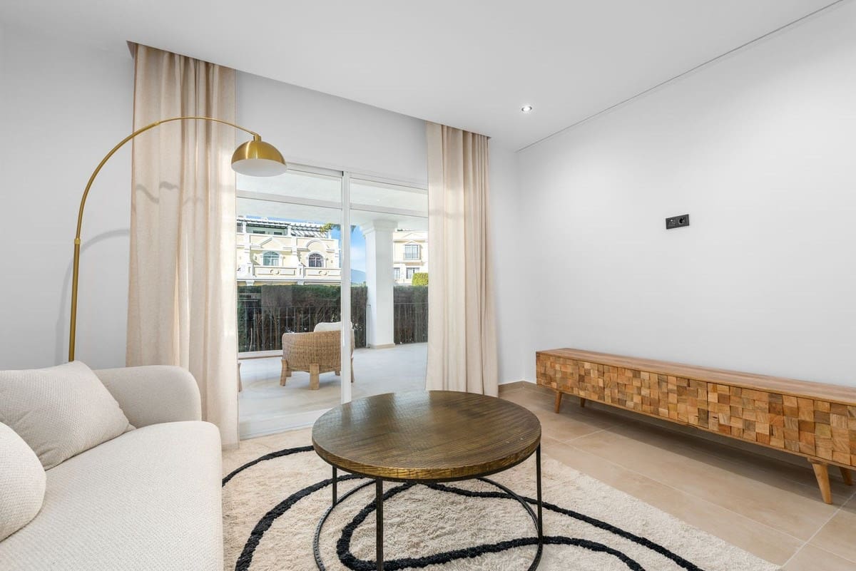 3 sypialnia Apartament na sprzedaż w Marbella z basenem garażem - 699 000 € (Ref: 9872638)
