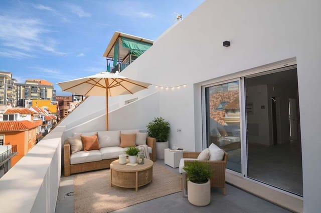 2 bedroom Apartment for sale in Fuengirola - € 419,000 (Ref: 9872643)