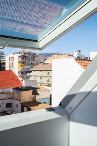 2 bedroom Apartment for sale in Fuengirola with pool - € 385,000 (Ref: 9872644)
