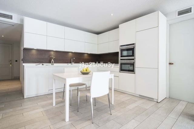 3 Zimmer Apartment zu verkaufen in Marbella mit Pool Garage - 465.000 € (Ref: 9872646)