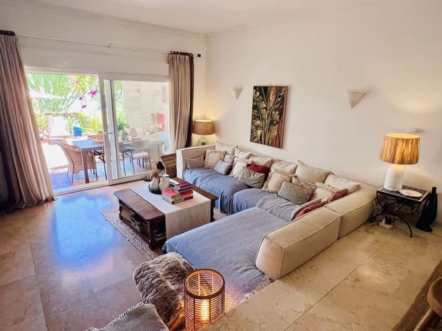 3 quarto Casa em Banda para venda em Estepona com piscina garagem - 495 000 € (Ref: 9906761)