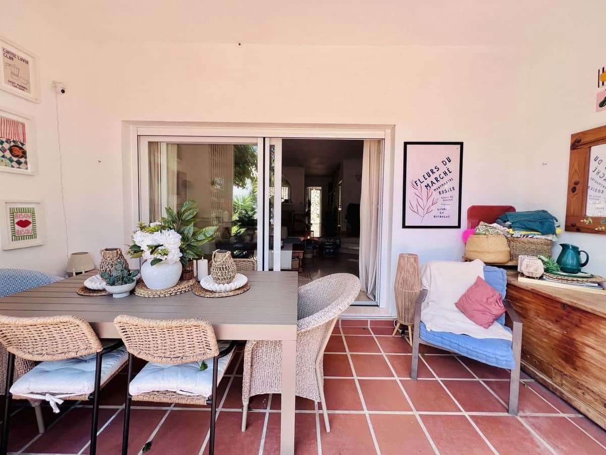 3 quarto Casa em Banda para venda em Estepona com piscina garagem - 495 000 € (Ref: 9906761)