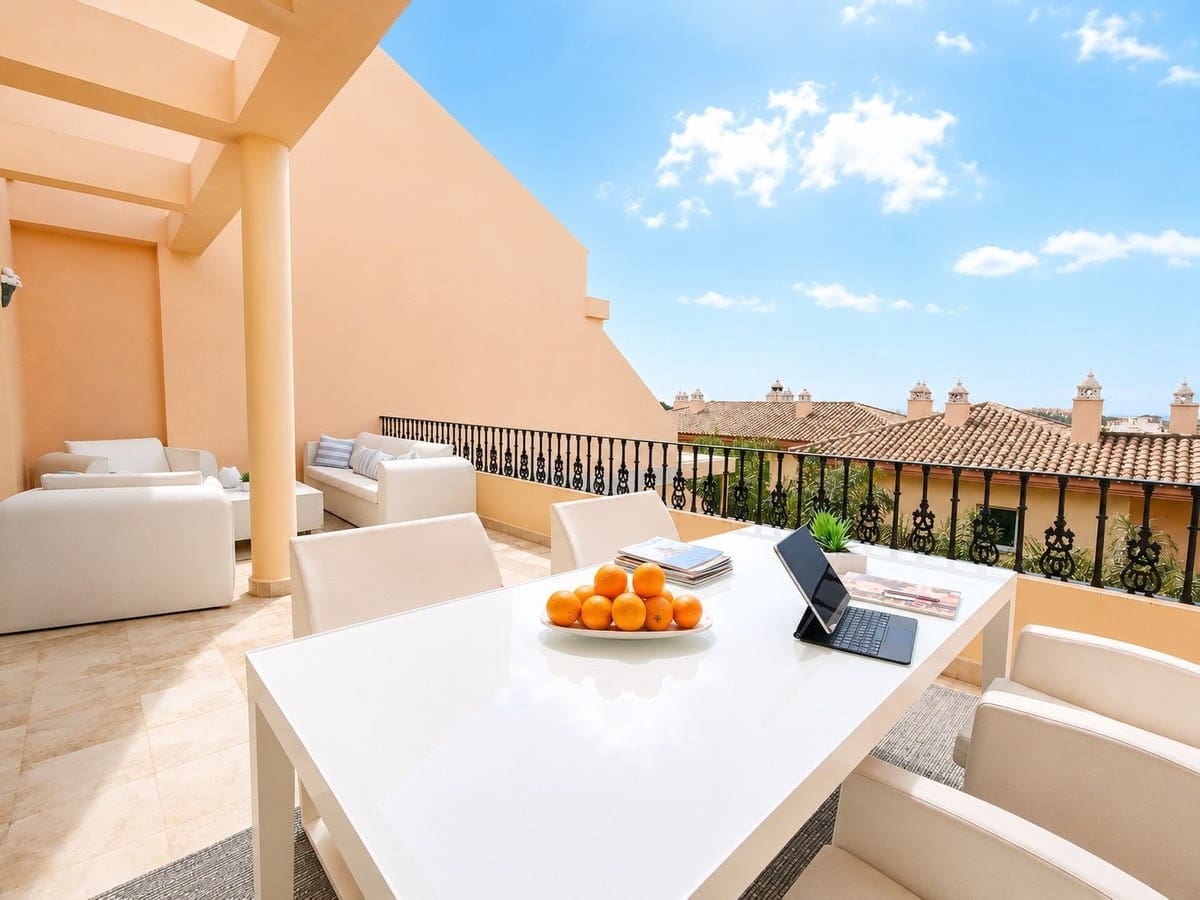 2 bedroom Apartment for sale in Marbella with pool garage - € 760,000 (Ref: 9906764)
