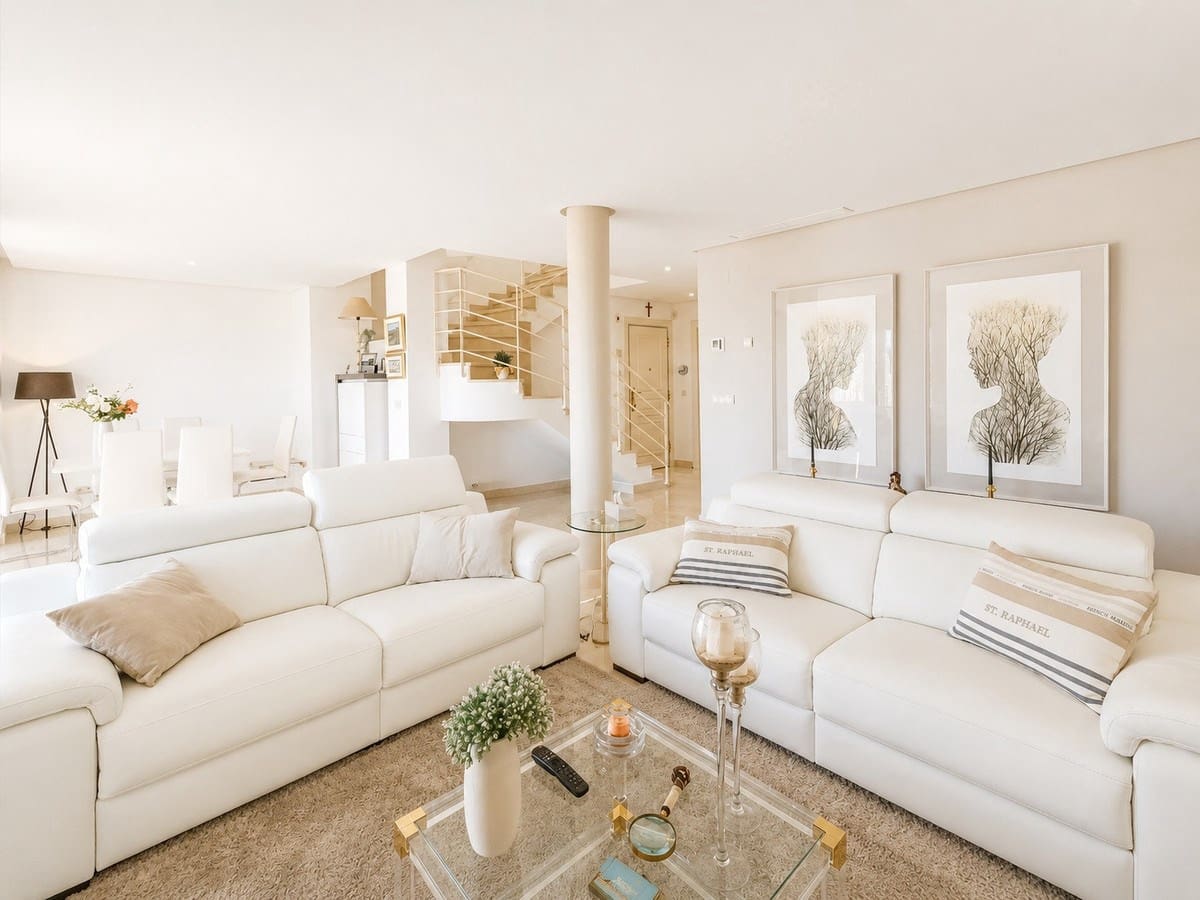 2 bedroom Apartment for sale in Marbella with pool garage - € 760,000 (Ref: 9906764)