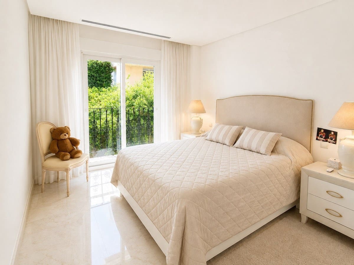2 bedroom Apartment for sale in Marbella with pool garage - € 760,000 (Ref: 9906764)