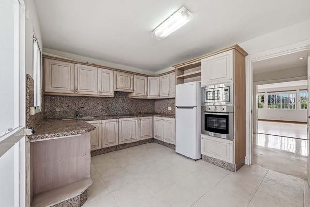 4 quarto Casa em Banda para venda em Marbella com piscina garagem - 625 000 € (Ref: 9906766)