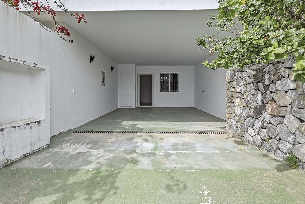 4 quarto Casa em Banda para venda em Marbella com piscina garagem - 625 000 € (Ref: 9906766)