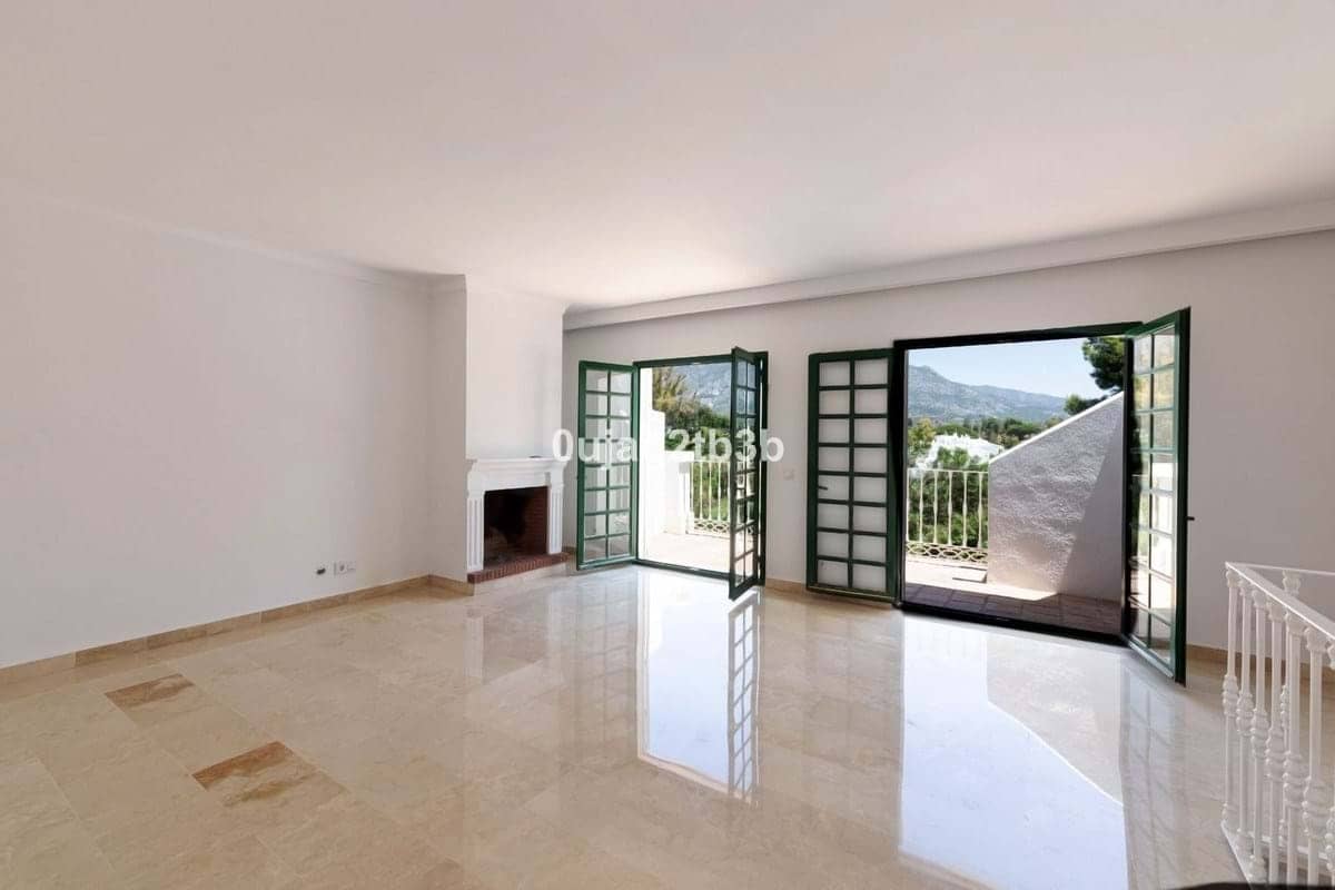 3 sypialnia Dom na sprzedaż w Marbella z basenem garażem - 750 000 € (Ref: 9906767)