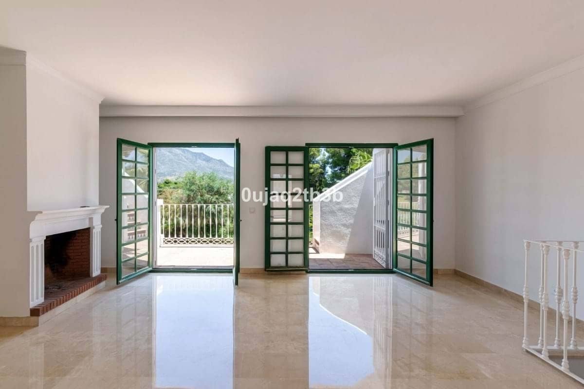3 sypialnia Dom na sprzedaż w Marbella z basenem garażem - 750 000 € (Ref: 9906767)