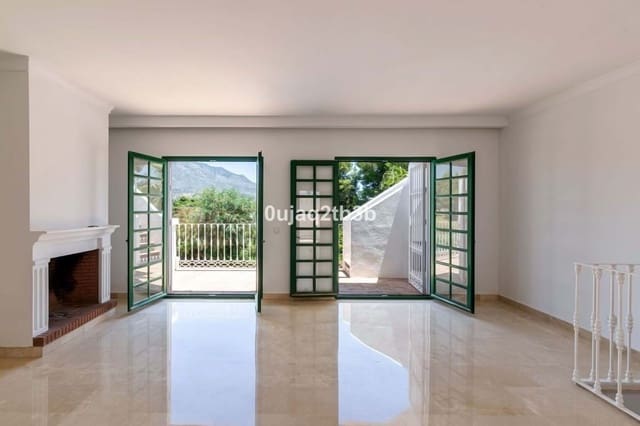 3 bedroom Townhouse for sale in Marbella with pool garage - € 750,000 (Ref: 9906767)