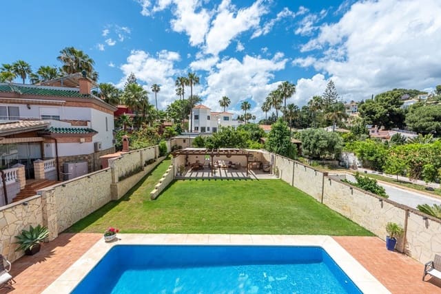 4 sovrum Villa till salu i Fuengirola med pool garage - 1 390 000 € (Ref: 9906769)