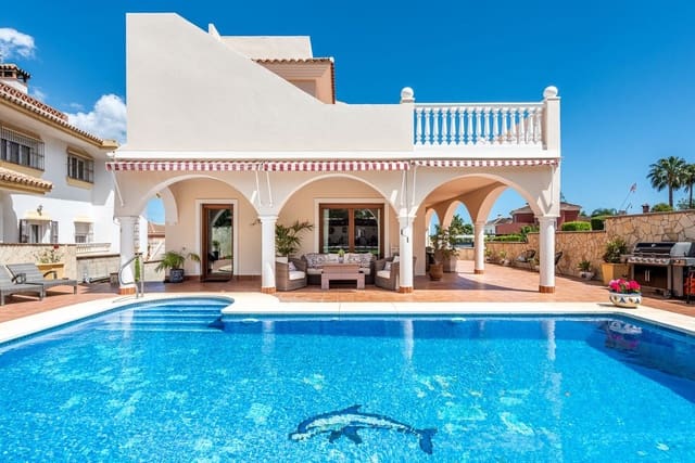 4 sovrum Villa till salu i Fuengirola med pool garage - 1 390 000 € (Ref: 9906769)