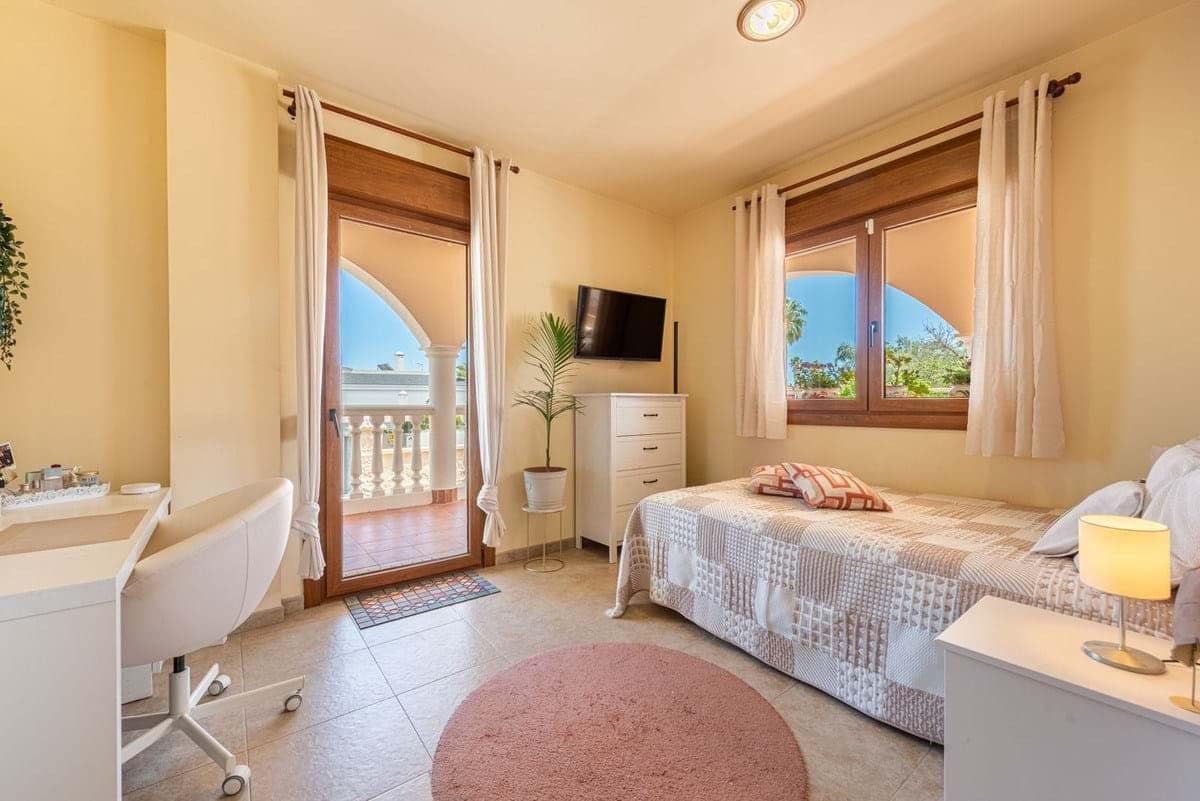 4 sovrum Villa till salu i Fuengirola med pool garage - 1 390 000 € (Ref: 9906769)