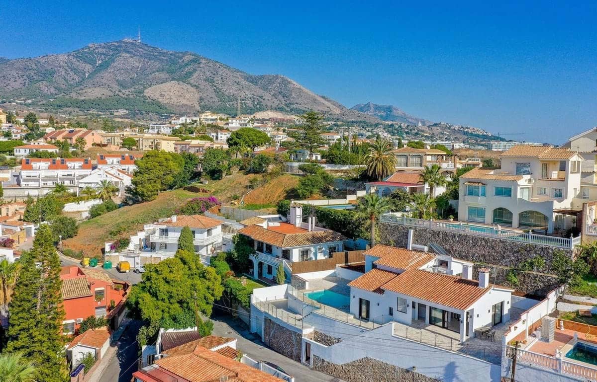 4 soverom Villa til salgs i Fuengirola med svømmebasseng garasje - € 1 475 000 (Ref: 9906770)