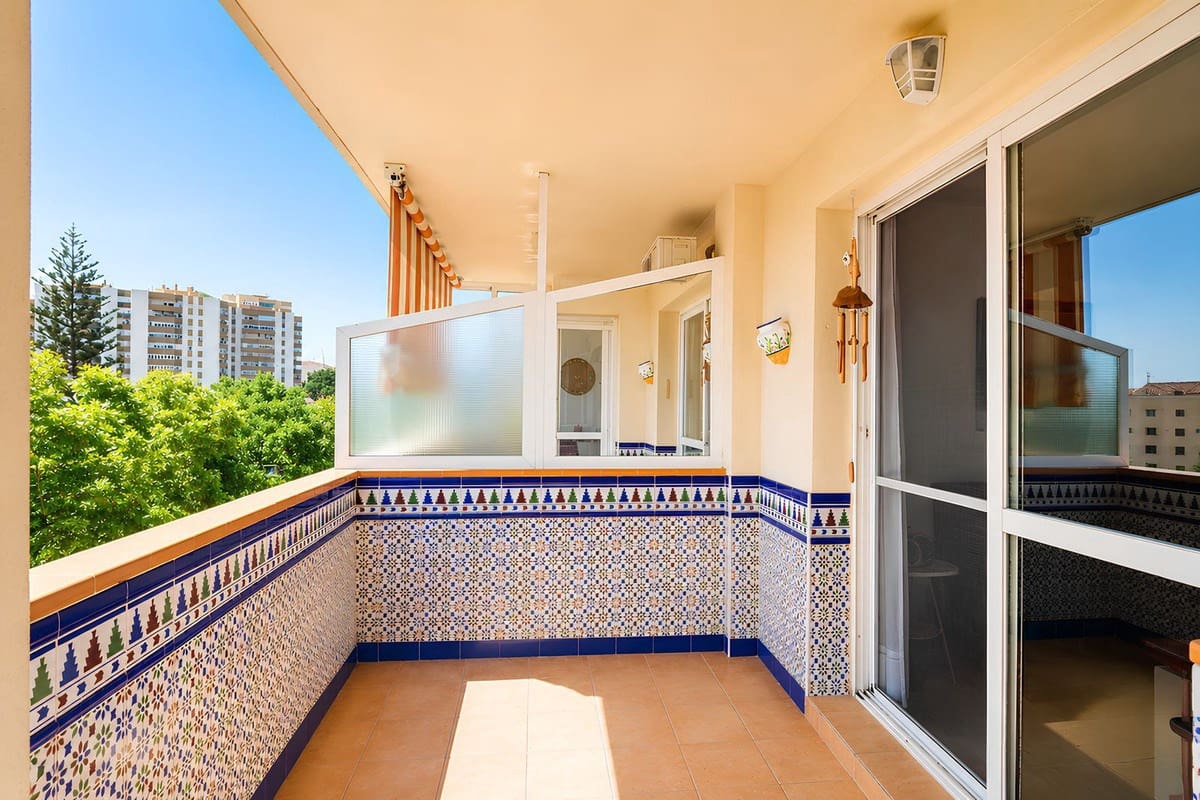 2 soverom Leilighet til salgs i Fuengirola med svømmebasseng garasje - € 388 000 (Ref: 9906772)