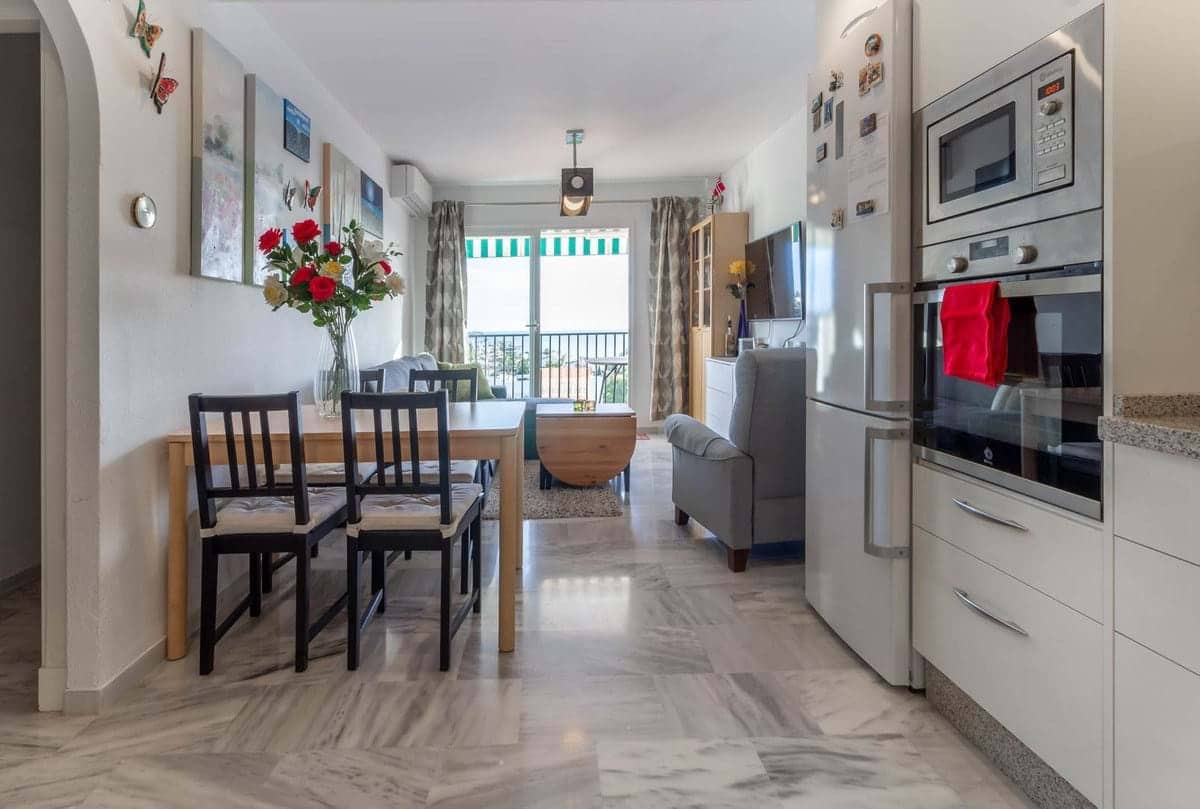 Apartamento de 2 habitaciones en Mijas en venta con piscina garaje - 285.000 € (Ref: 9906776)