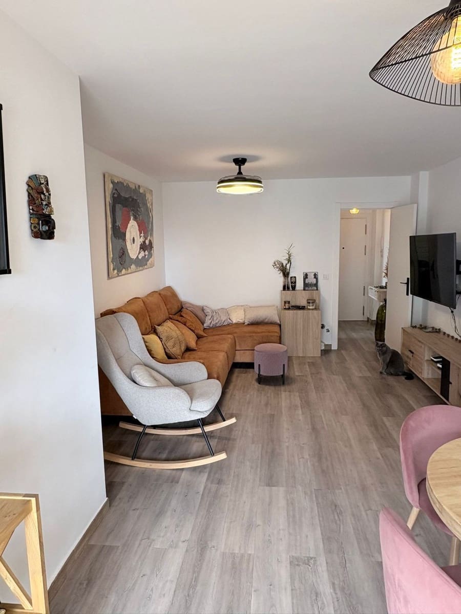 3 bedroom Apartment for sale in Fuengirola with garage - € 399,000 (Ref: 9906777)