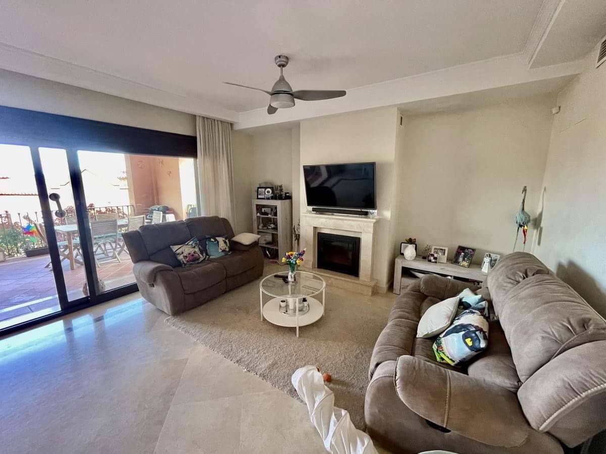 Casa de 3 habitaciones en Estepona en venta con piscina garaje - 495.000 € (Ref: 9932046)