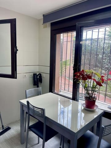 3 soveværelse Byhus til salg i Estepona med swimmingpool garage - € 495.000 (Ref: 9932046)