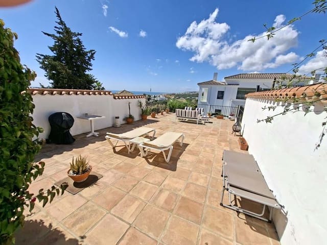 3 bedroom Townhouse for sale in La Duquesa / Puerto de la Duquesa, Manilva with pool garage - € 440,000 (Ref: 9932049)