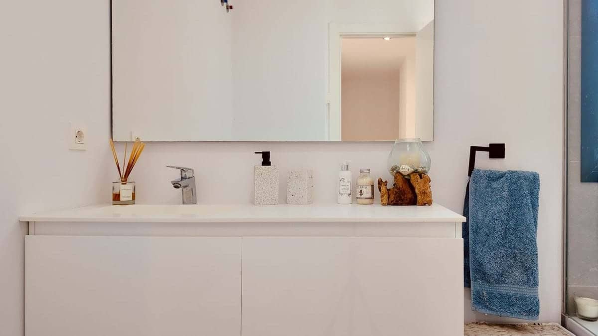 4 slaapkamer Villa te koop in New Golden Mile met zwembad garage - € 949.000 (Ref: 9932157)