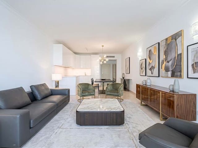 Apartamento de 3 habitaciones en Marbella en venta con piscina garaje - 649.000 € (Ref: 9932159)