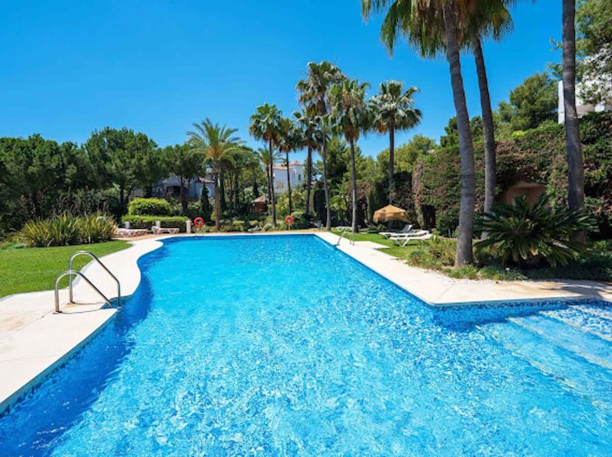3 chambre Appartement à vendre à Marbella avec piscine garage - 649 000 € (Ref: 9932159)