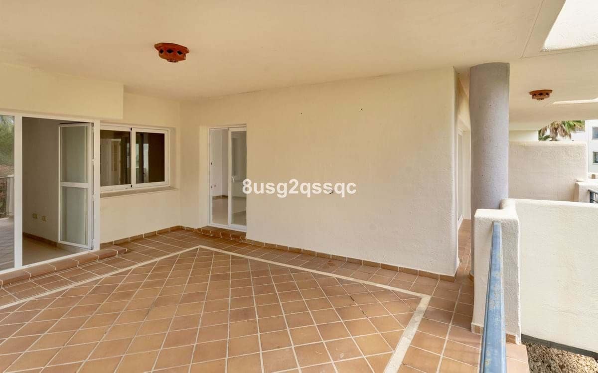 Apartamento de 3 habitaciones en Marbella en venta con piscina garaje - 399.000 € (Ref: 9932160)