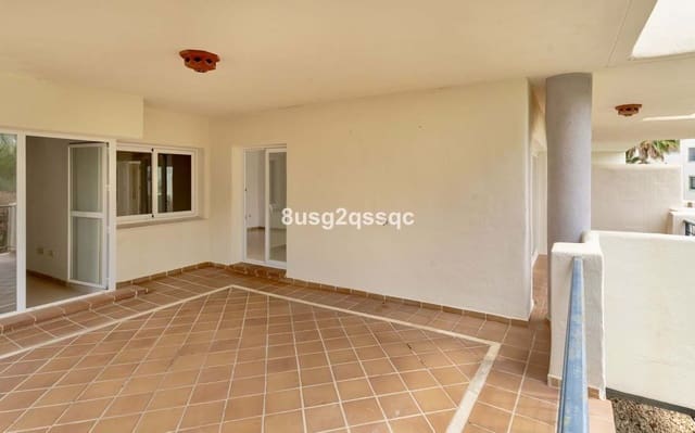 Apartamento de 3 habitaciones en Marbella en venta con piscina garaje - 399.000 € (Ref: 9932160)